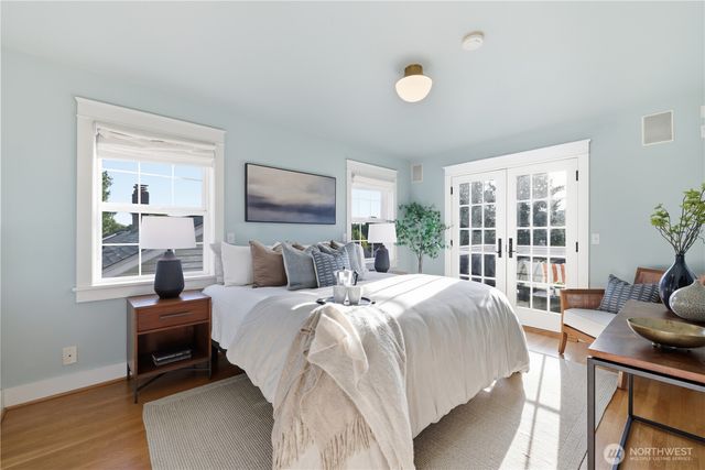 2536 31st Avenue W, Seattle, WA 98199