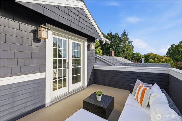 2536 31st Avenue W, Seattle, WA 98199