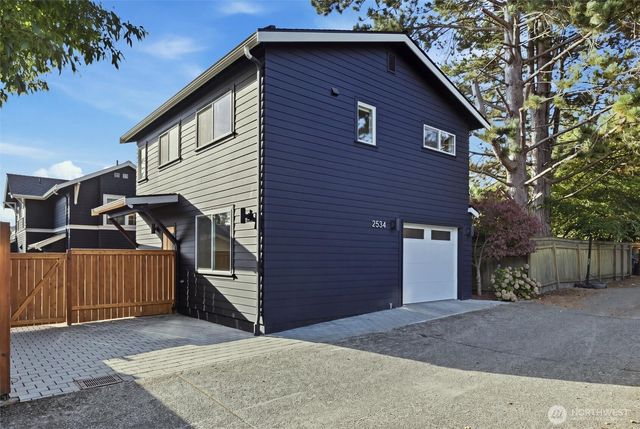 2536 31st Avenue W, Seattle, WA 98199