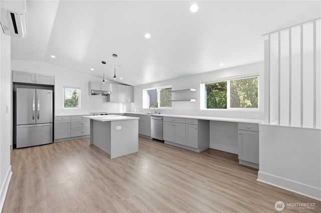 2536 31st Avenue W, Seattle, WA 98199