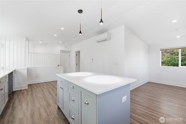2536 31st Avenue W, Seattle, WA 98199