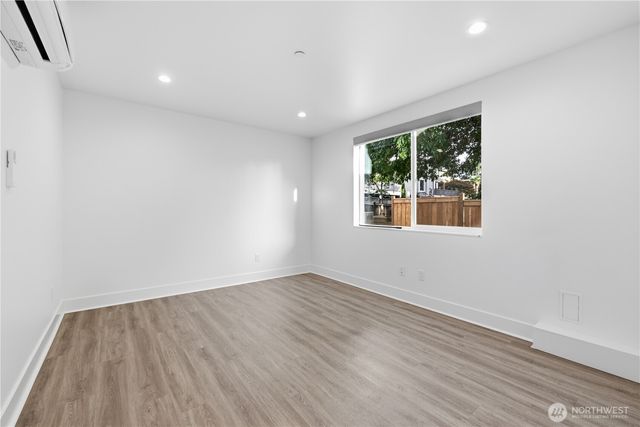 2536 31st Avenue W, Seattle, WA 98199