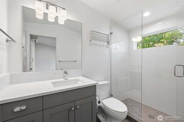 2536 31st Avenue W, Seattle, WA 98199