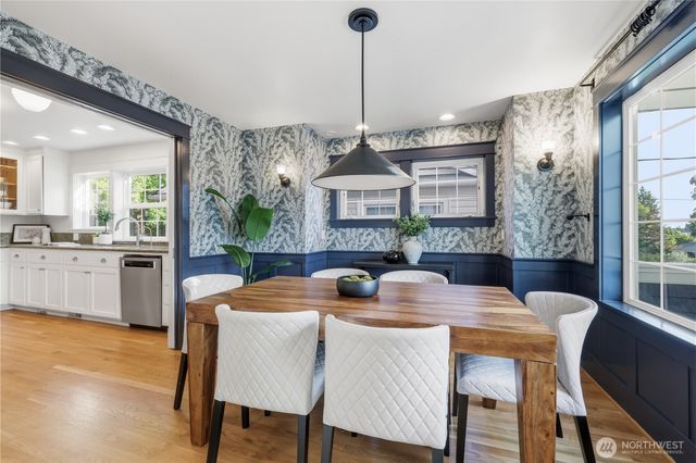 2536 31st Avenue W, Seattle, WA 98199