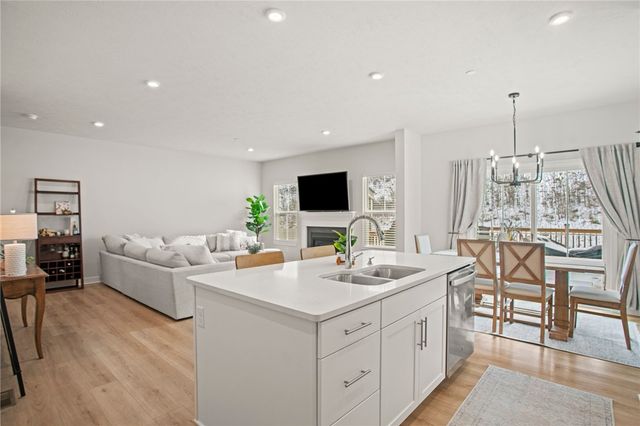 216 Dana Dr, Ohio Twp, PA 15143