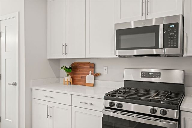 216 Dana Dr, Ohio Twp, PA 15143