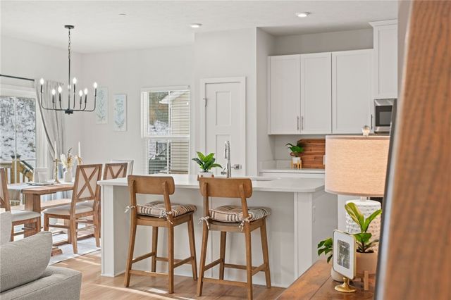 216 Dana Dr, Ohio Twp, PA 15143