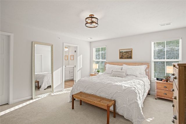 216 Dana Dr, Ohio Twp, PA 15143