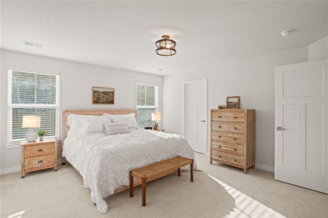 216 Dana Dr, Ohio Twp, PA 15143