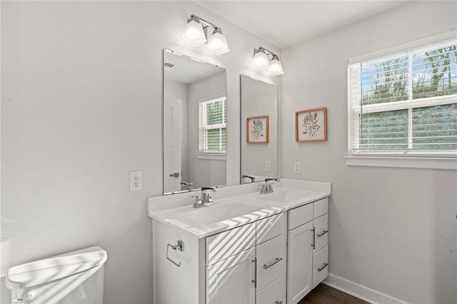 216 Dana Dr, Ohio Twp, PA 15143