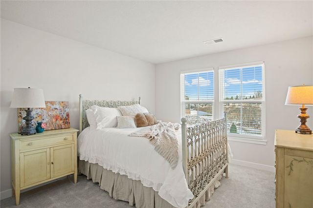 216 Dana Dr, Ohio Twp, PA 15143