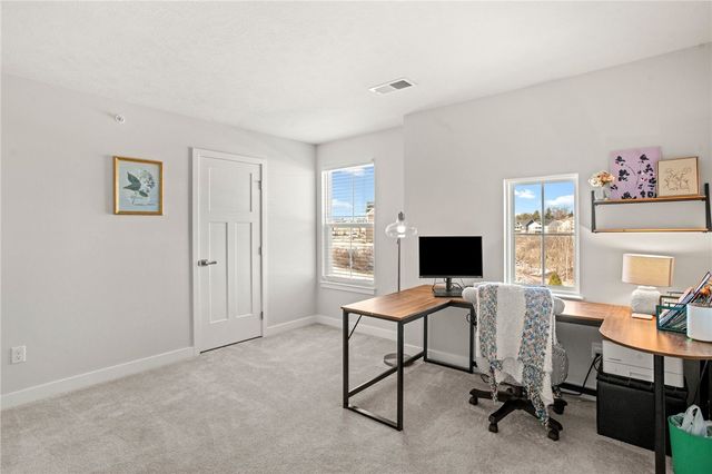 216 Dana Dr, Ohio Twp, PA 15143