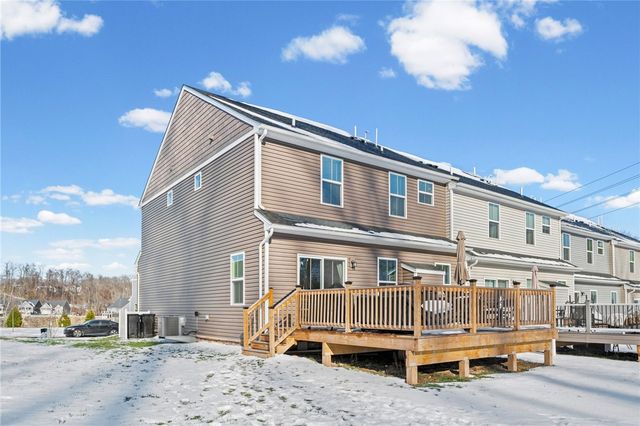 216 Dana Dr, Ohio Twp, PA 15143