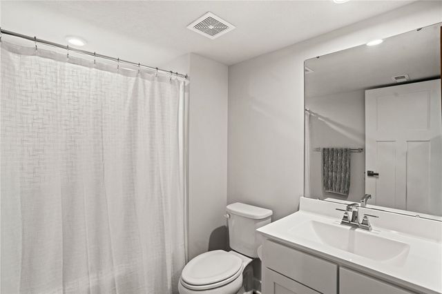 216 Dana Dr, Ohio Twp, PA 15143