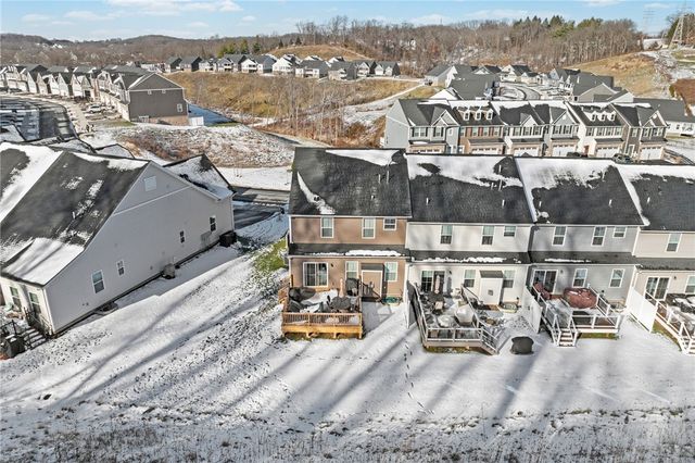 216 Dana Dr, Ohio Twp, PA 15143