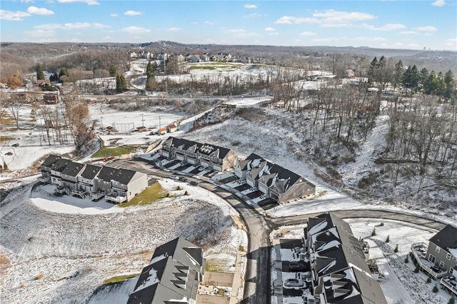 216 Dana Dr, Ohio Twp, PA 15143