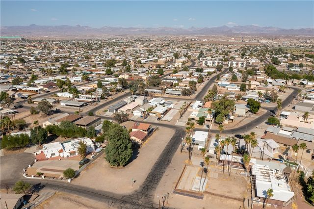 2167 Oswood Lane, Bullhead City, AZ 86442