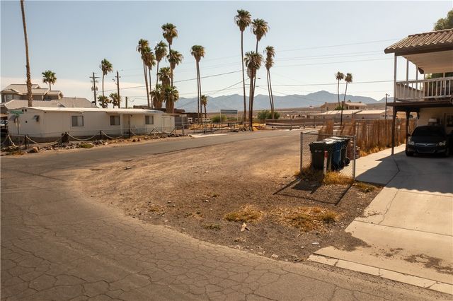 2167 Oswood Lane, Bullhead City, AZ 86442