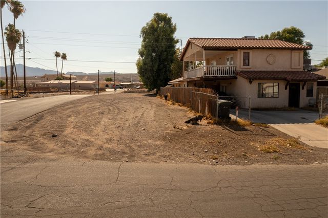 2167 Oswood Lane, Bullhead City, AZ 86442