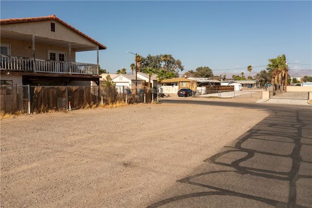 2167 Oswood Lane, Bullhead City, AZ 86442