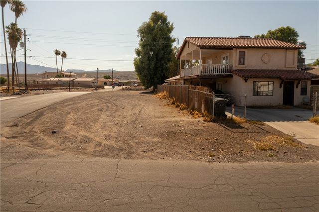 2167 Oswood Lane, Bullhead City, AZ 86442