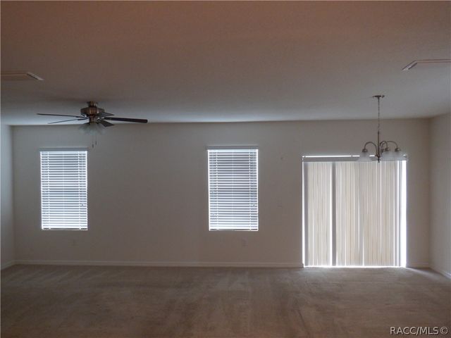 350 W Runyon Loop, Beverly Hills, FL 34465