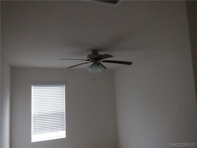 350 W Runyon Loop, Beverly Hills, FL 34465