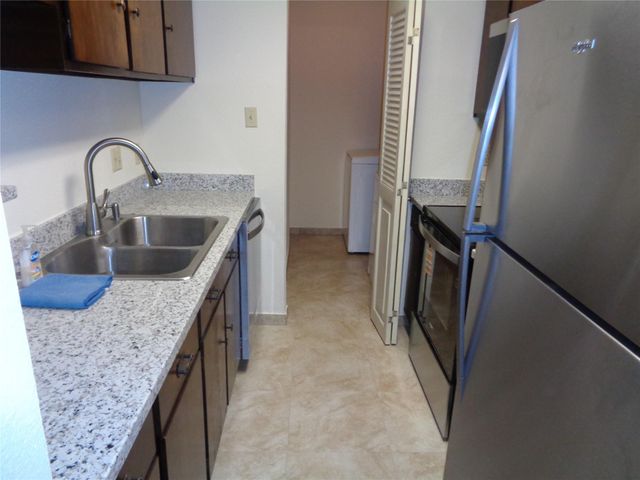 9433 Pagewood Lane, Houston, TX 77063