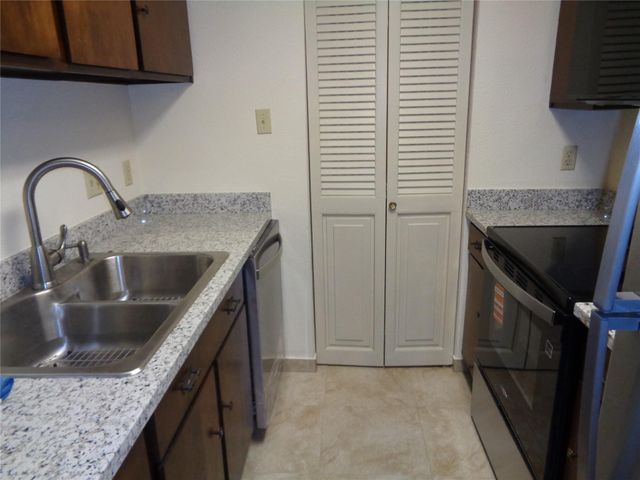 9433 Pagewood Lane, Houston, TX 77063