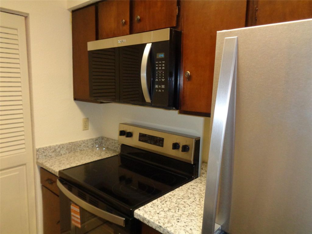 9433 Pagewood Lane, Houston, TX 77063