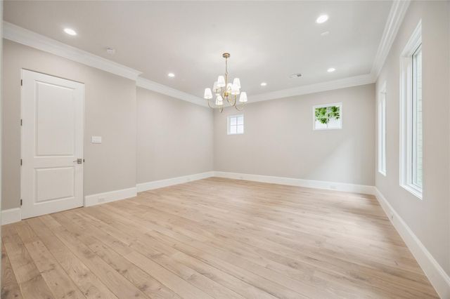 16 Wentworth Square Avenue, Houston, TX 77027