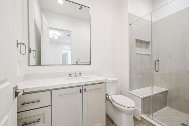 16 Wentworth Square Avenue, Houston, TX 77027