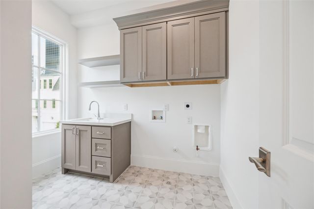 16 Wentworth Square Avenue, Houston, TX 77027