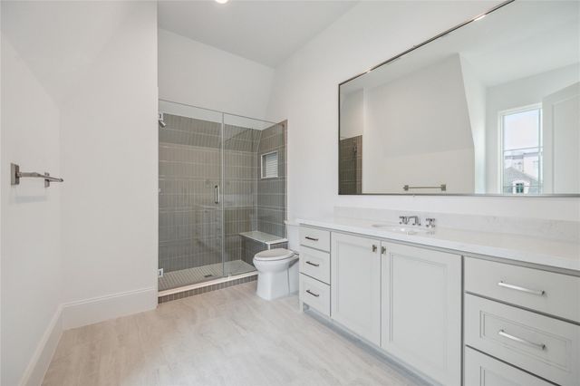 16 Wentworth Square Avenue, Houston, TX 77027