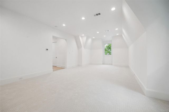 16 Wentworth Square Avenue, Houston, TX 77027