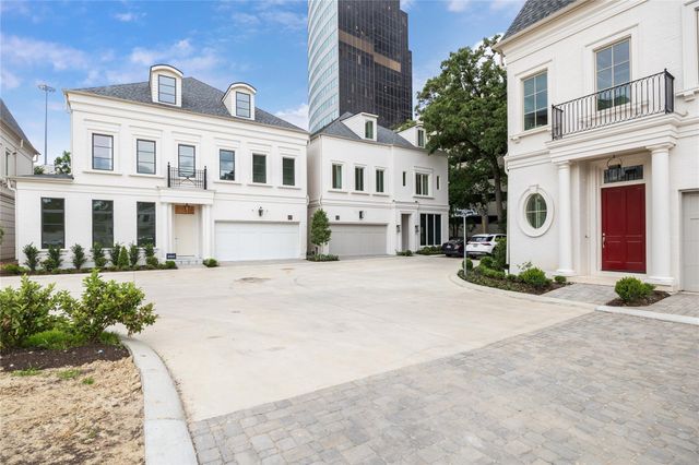 16 Wentworth Square Avenue, Houston, TX 77027