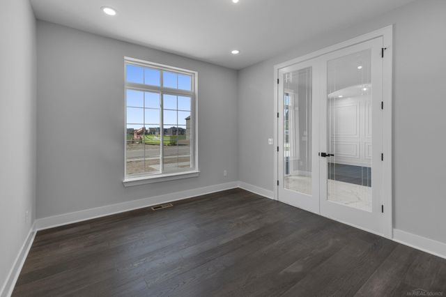 49940 Langford Drive, Macomb, MI 48044