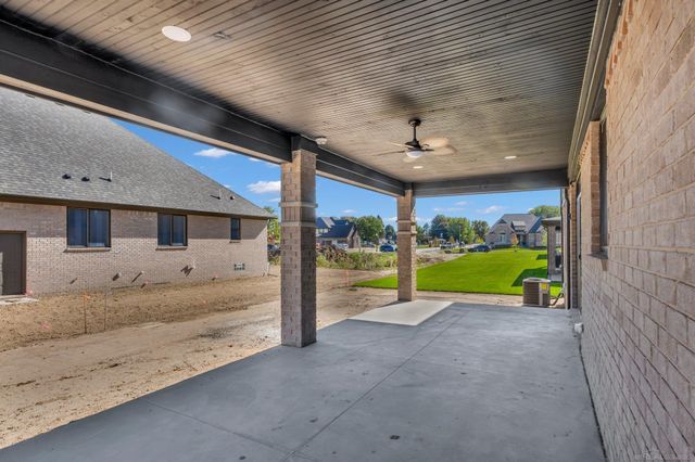 49940 Langford Drive, Macomb, MI 48044