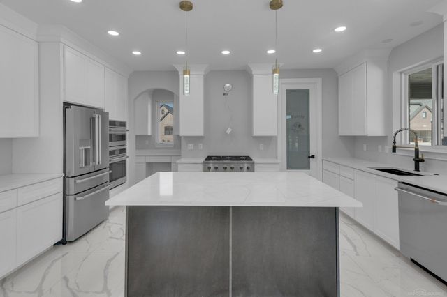 49940 Langford Drive, Macomb, MI 48044