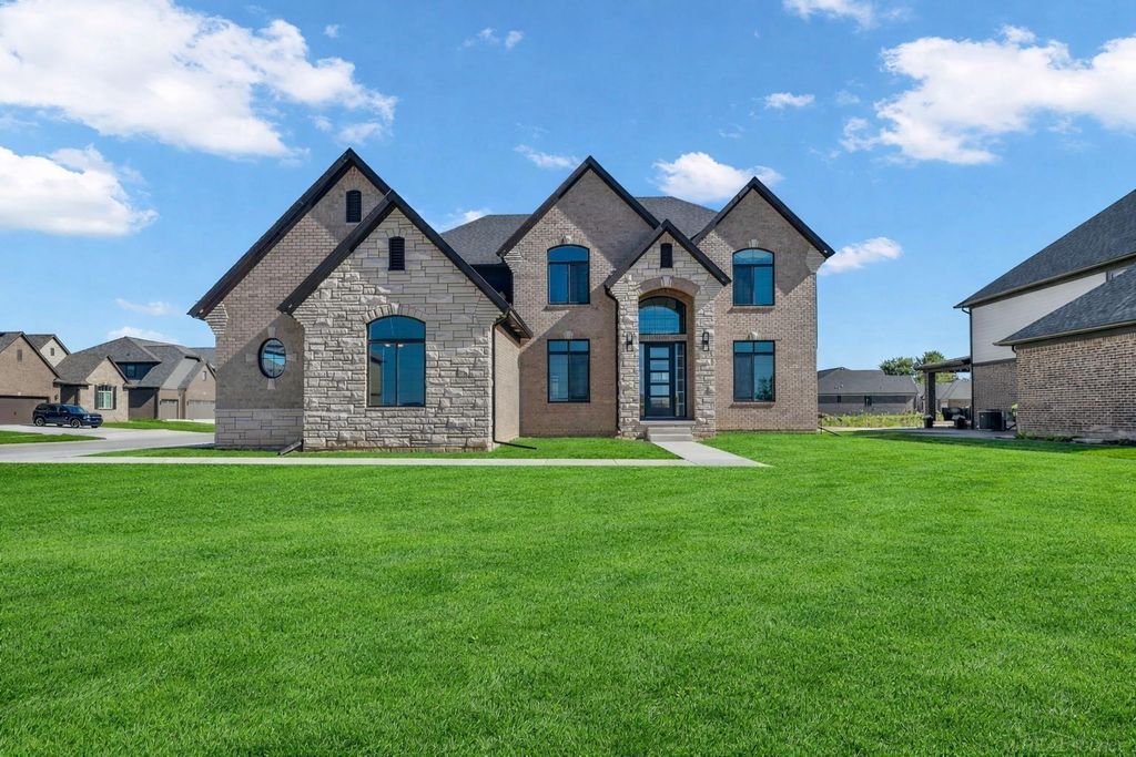 49940 Langford Drive, Macomb, MI 48044