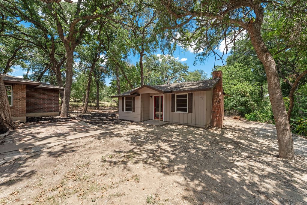 294 Thomas Len Road, Azle, TX 76020 — photo 4