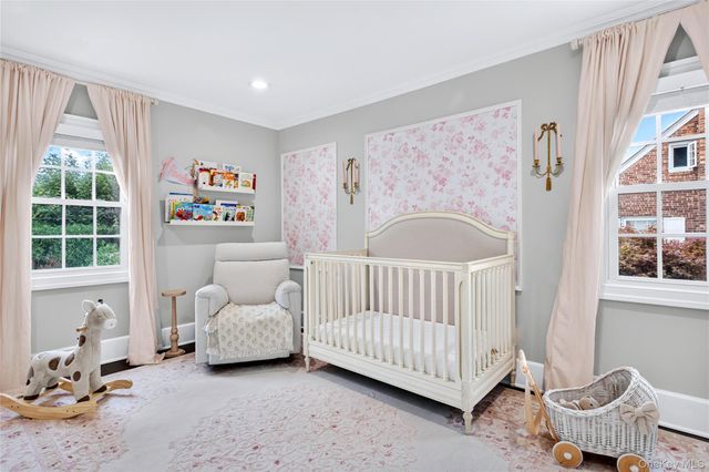 11 Cedar Place, Garden City, NY 11530
