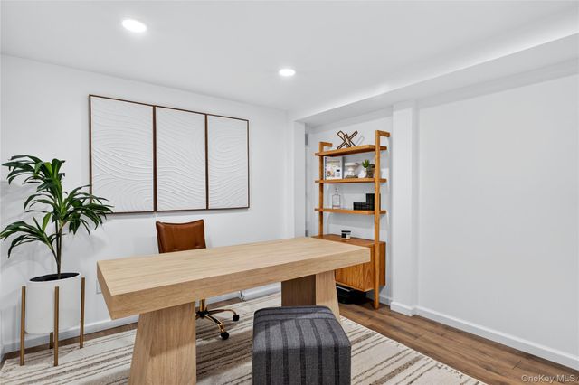 11 Cedar Place, Garden City, NY 11530