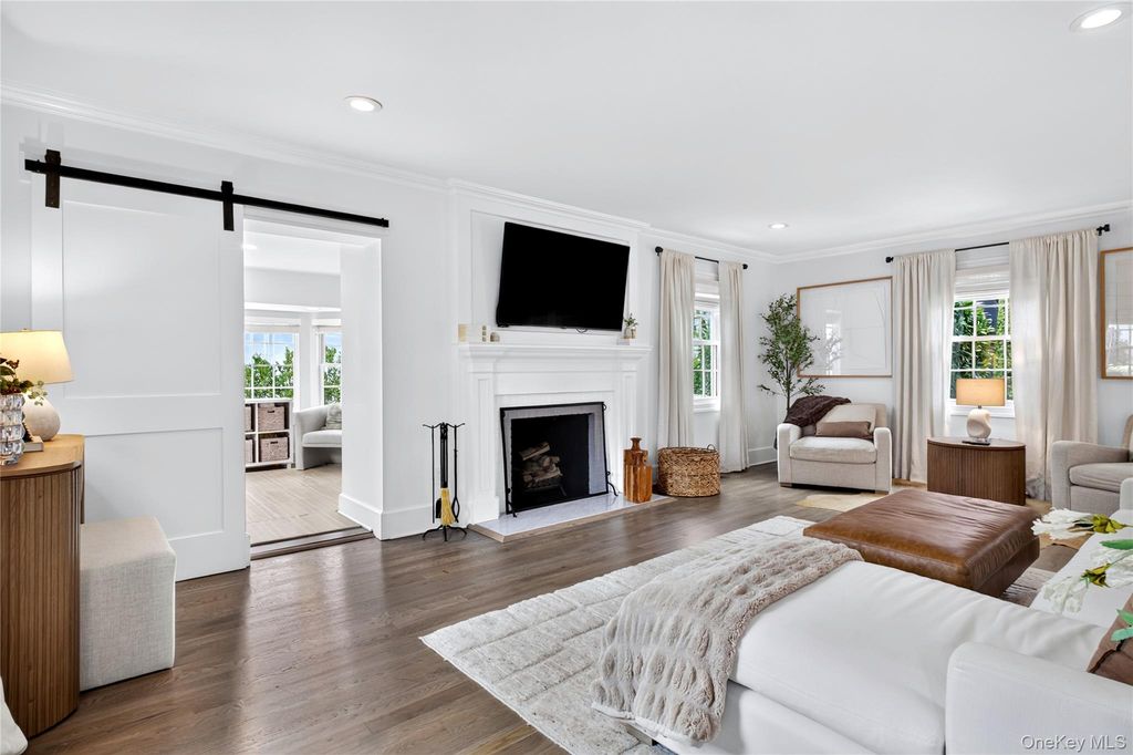 11 Cedar Place, Garden City, NY 11530 — photo 3