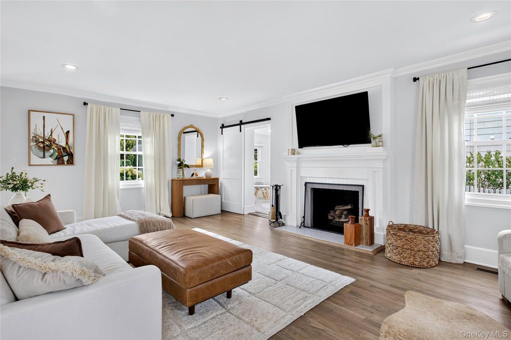 11 Cedar Place, Garden City, NY 11530 — photo 4