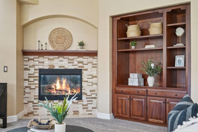 1408 Grovewood Ln, Roseville, CA 95747