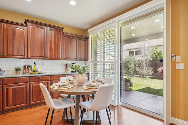 1408 Grovewood Ln, Roseville, CA 95747