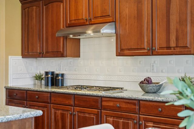 1408 Grovewood Ln, Roseville, CA 95747