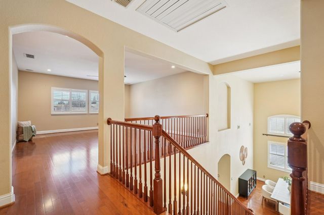 1408 Grovewood Ln, Roseville, CA 95747