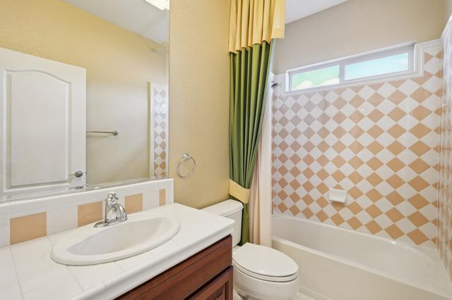 1408 Grovewood Ln, Roseville, CA 95747